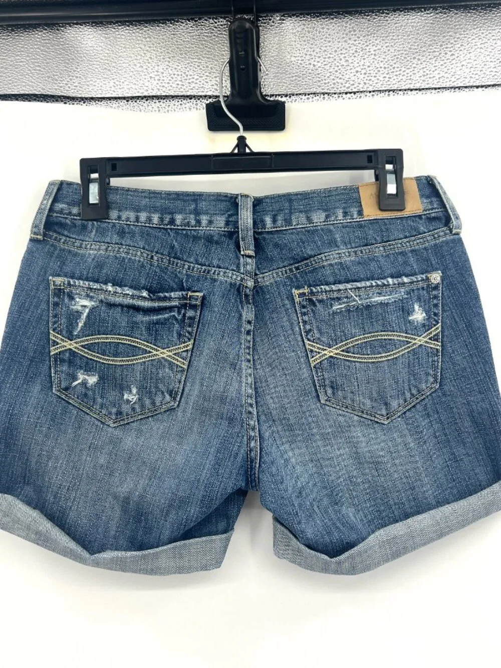 Abercrombie & Fitch Medium Wash Distressed Denim Shorts Women's 0